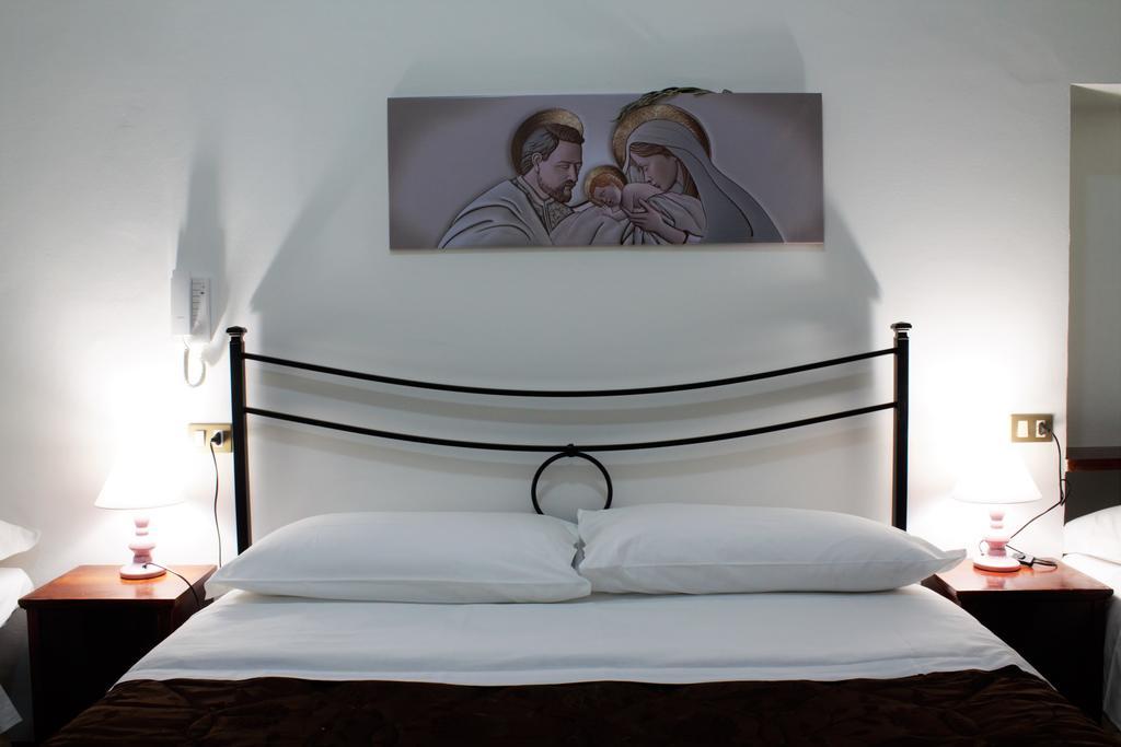 Hotel Il Vicoletto Assise Extérieur photo