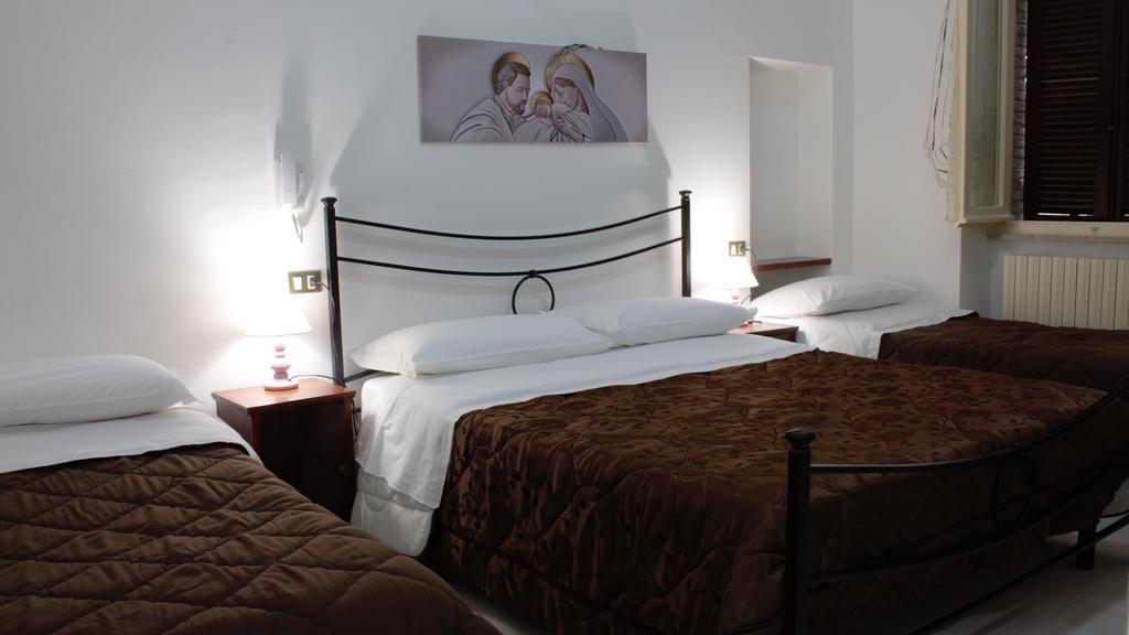 Hotel Il Vicoletto Assise Extérieur photo
